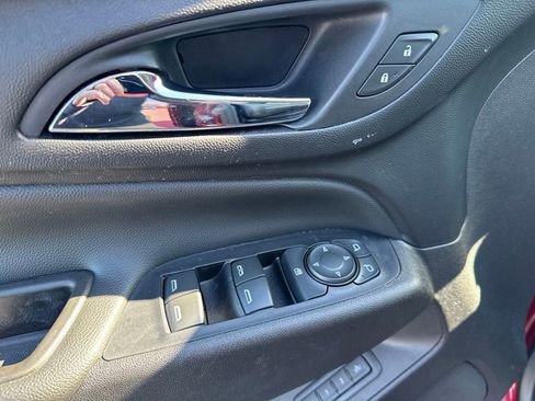 Used 2020 Chevrolet Equinox Premier AWD/4WD image 17