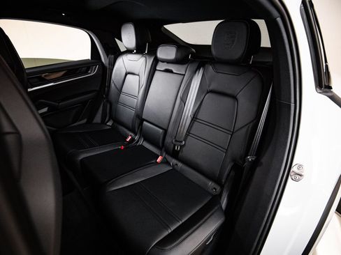 Certified 2026 Porsche Cayenne Coupe AWD/4WD image 24