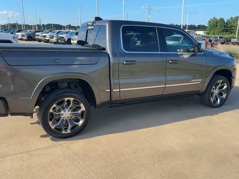 Used 2023 RAM 1500 Limited AWD/4WD image 9