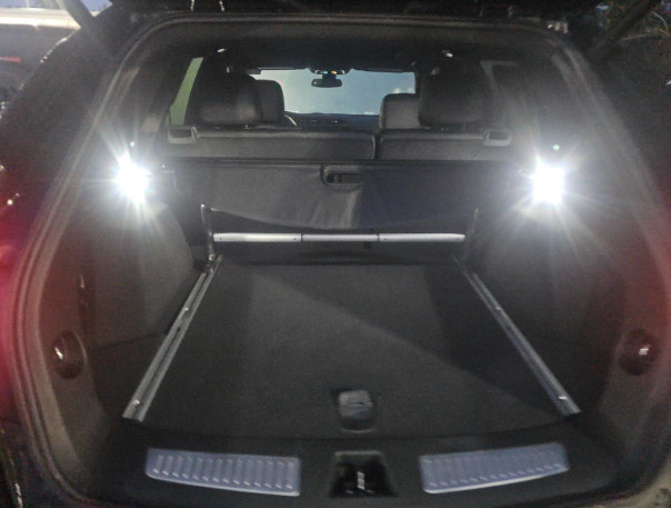 Used 2025 Cadillac XT5 Premium Luxury FWD image 8