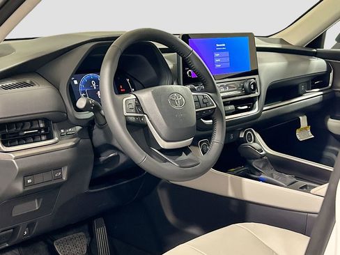 New 2026 Toyota Grand Highlander FWD image 7