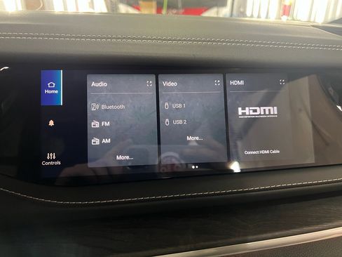 Used 2023 Jeep Grand Cherokee Overland w/ Advanced Protech Group III image 25