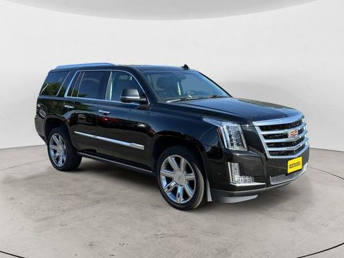 Used 2019 Cadillac Escalade Premium Luxury AWD/4WD image 7