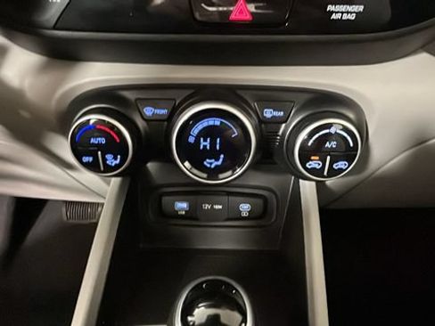 Certified 2023 Hyundai Venue SEL w/ Cargo Package FWD image 21