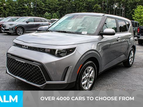 Used 2025 Kia Soul LX w/ LX Technology Package FWD image 3