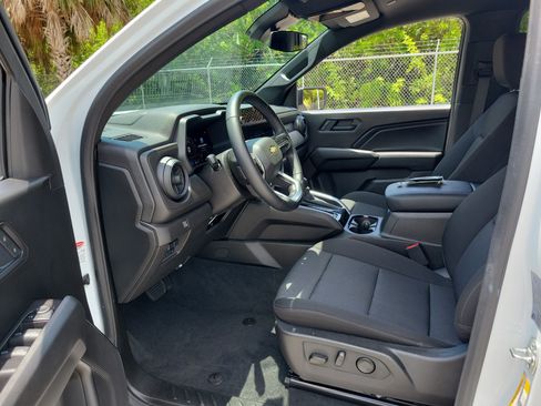 Used 2026 Chevrolet Colorado W/T w/ Advanced Trailering Package AWD/4WD image 16