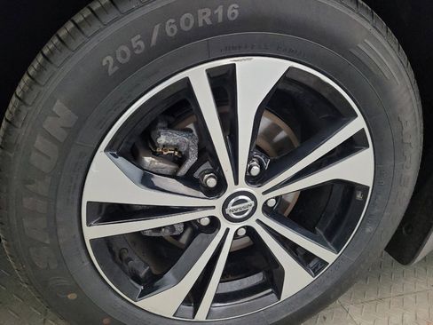 Used 2023 Nissan Sentra SV w/ All-Weather Package FWD image 31