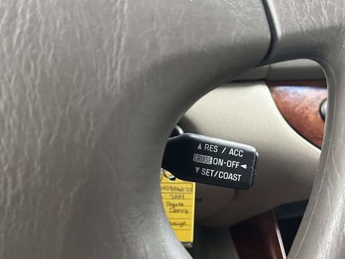 Used 2004 Toyota Camry XLE FWD image 28