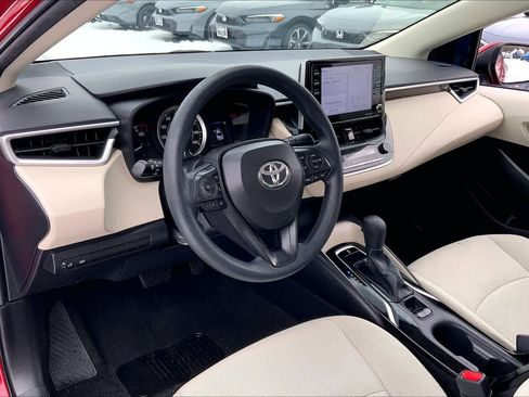 Used 2021 Toyota Corolla LE image 18