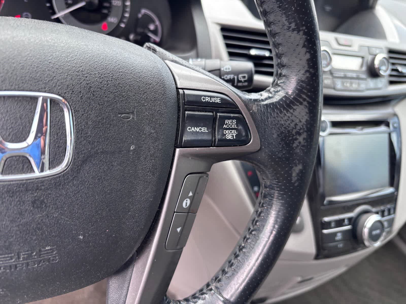 Used 2016 Honda Odyssey Touring Elite image 17