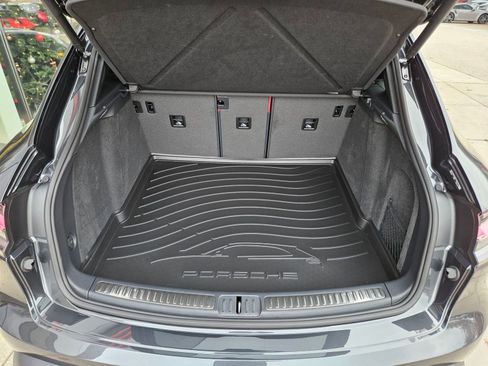 New 2026 Porsche Macan image 23
