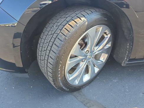 Used 2018 Chevrolet Malibu Premier w/ Driver Confidence Package FWD image 33