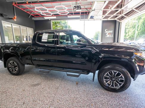 Used 2023 Toyota Tacoma TRD Sport w/ TRD Premium Sport Package AWD/4WD image 5