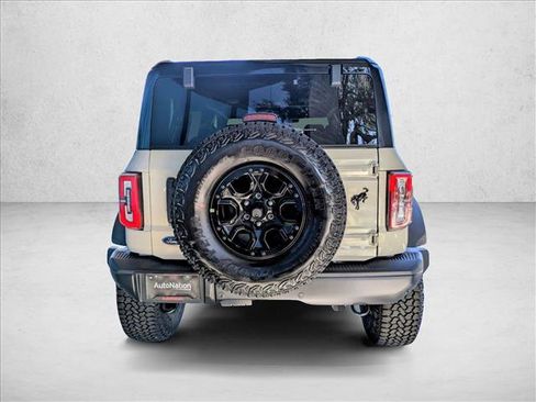 New 2025 Ford Bronco Badlands image 9