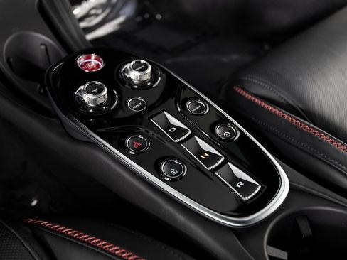 Used 2023 McLaren GT image 18