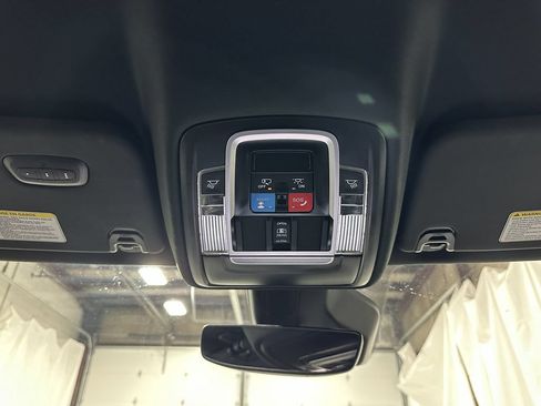 Used 2025 RAM 1500 Laramie AWD/4WD image 34