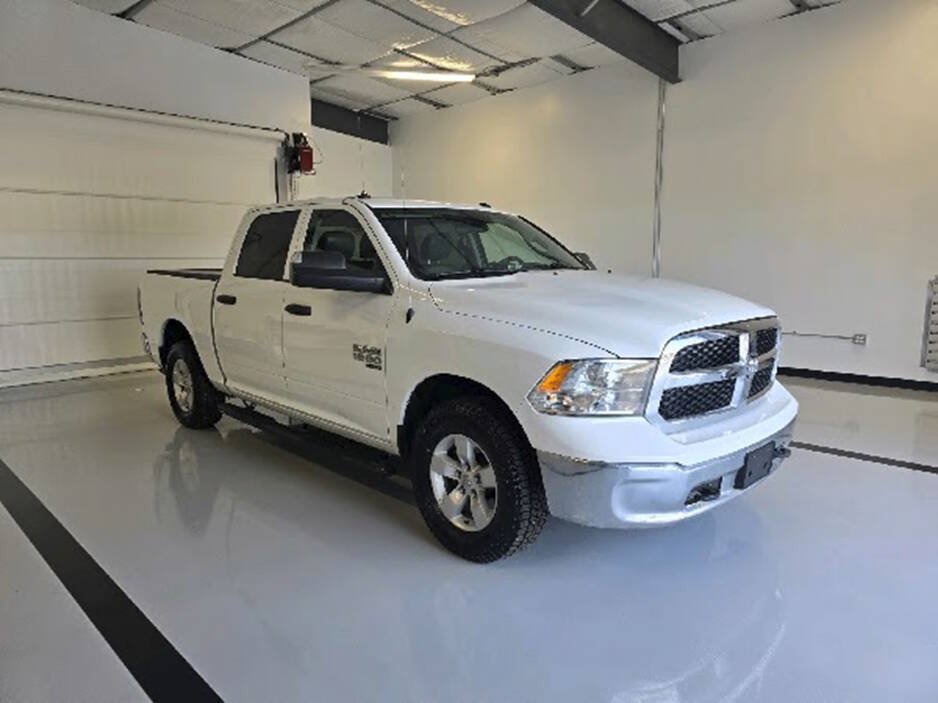 Used 2022 RAM 1500 Tradesman w/ Chrome Appearance Group AWD/4WD image 3