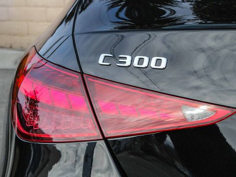 Used 2022 Mercedes-Benz C 300 Sedan image 10