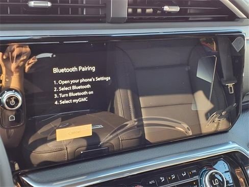 New 2025 GMC Sierra 2500 Denali w/ Denali Reserve Package image 13