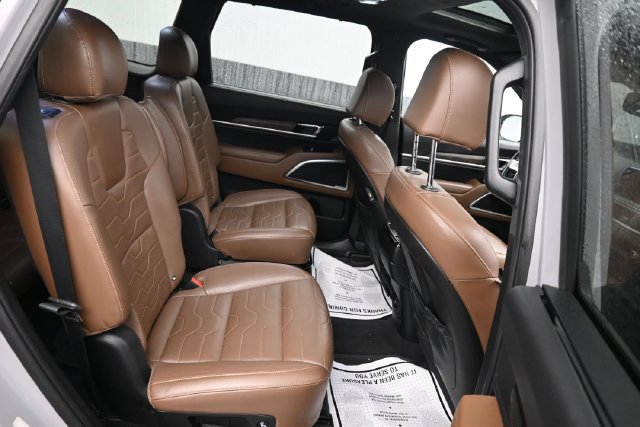 Used 2022 Kia Telluride SX w/ SX Prestige Package AWD/4WD image 8