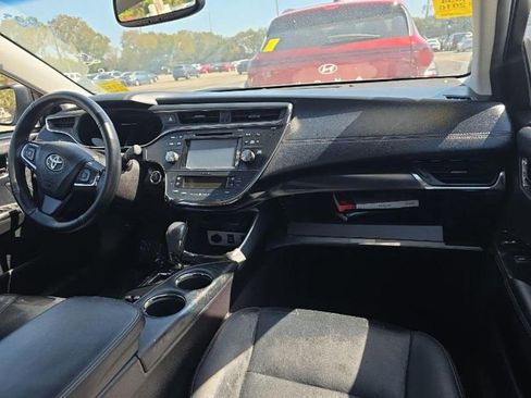 Used 2016 Toyota Avalon Touring image 5