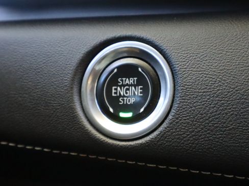 Used 2022 Cadillac Escalade Premium Luxury AWD/4WD image 33