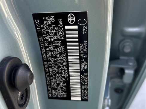 Used 2022 Toyota Prius L Eco image 10