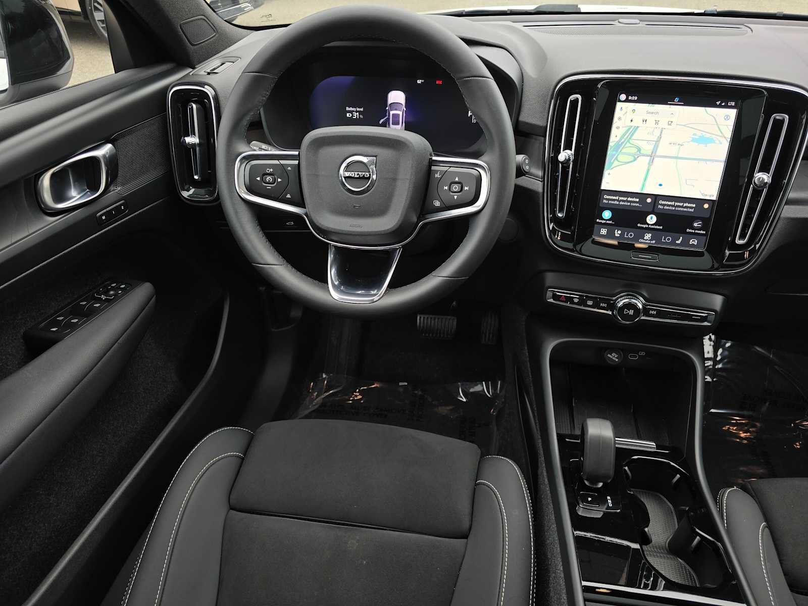 Used 2024 Volvo XC40 Recharge Plus w/ Protection Package Premier AWD/4WD image 18