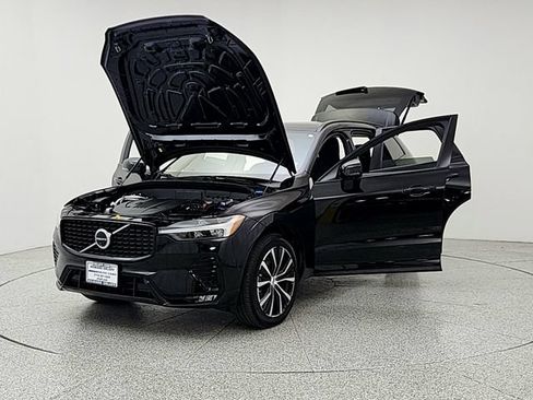 Used 2024 Volvo XC60 B5 Plus w/ Protection Package Premier AWD/4WD image 9