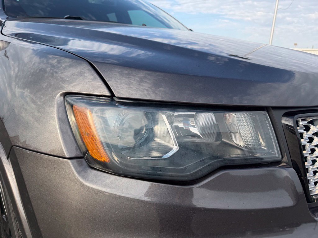 Used 2019 Jeep Grand Cherokee Altitude AWD/4WD image 6