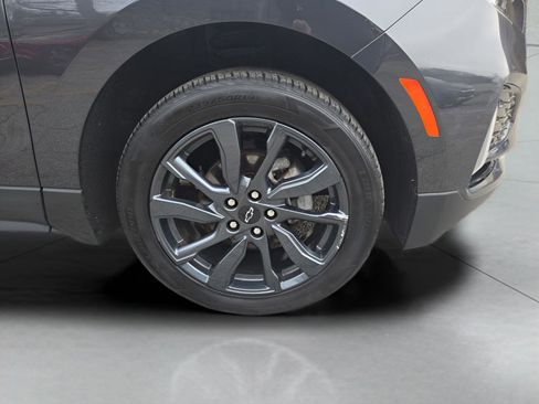 Used 2023 Chevrolet Equinox RS AWD/4WD image 2