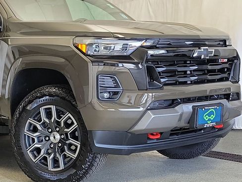 Certified 2024 Chevrolet Colorado Z71 w/ Advanced Trailering Package AWD/4WD image 2
