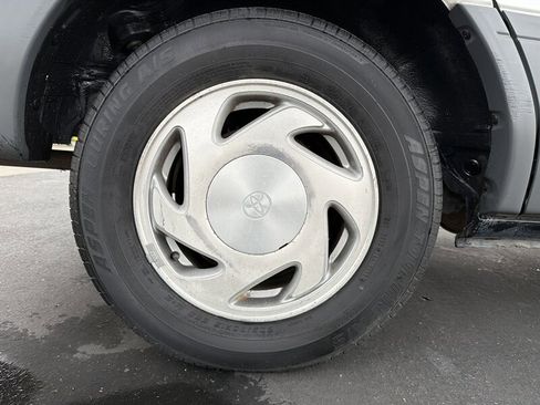 Used 1998 Toyota Sienna LE image 22