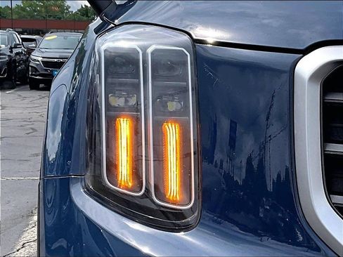 Used 2024 Kia Telluride S AWD/4WD image 34