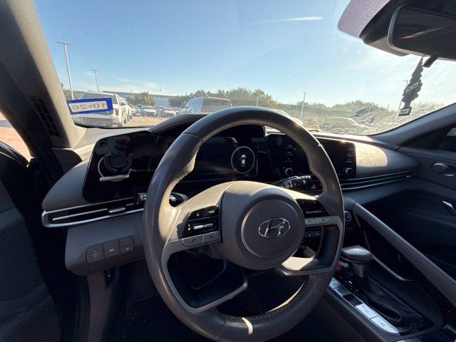 Used 2021 Hyundai Elantra SEL w/ Convenience Package FWD image 8
