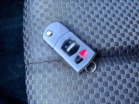 Used 2007 MAZDA MX-5 Miata Touring image 15