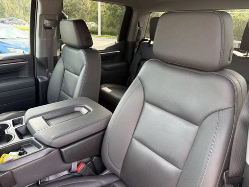 Used 2026 GMC Sierra 1500 SLT RWD image 12