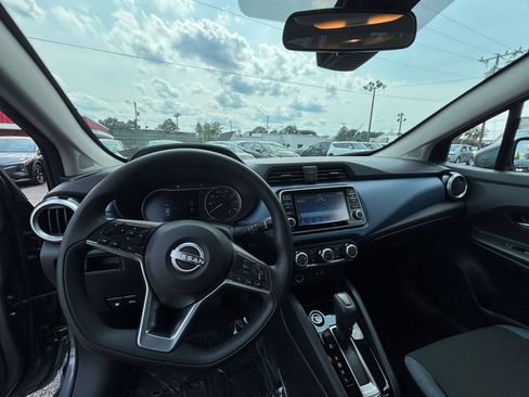 Used 2025 Nissan Versa SV FWD image 31