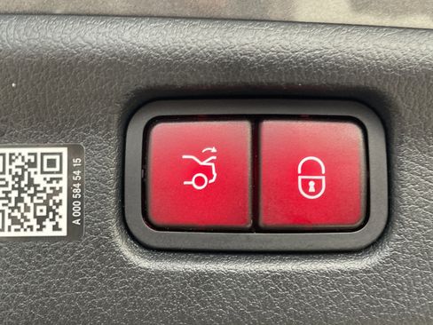 Certified 2025 Mercedes-Benz C 300 Sedan image 13