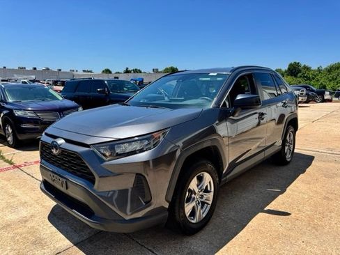 Used 2022 Toyota RAV4 LE AWD/4WD image 10