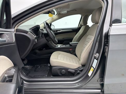 Used 2019 Ford Fusion S image 13