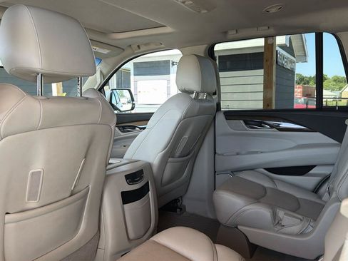 Used 2018 Cadillac Escalade Luxury w/ LPO, Radiant Package RWD image 18