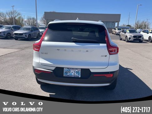 Used 2024 Volvo XC40 B5 Ultimate w/ Protection Package Premier image 6