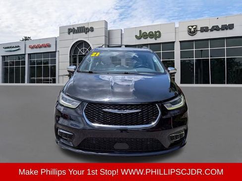 Used 2021 Chrysler Pacifica Limited w/ Premium & Safety Sphere Group AWD/4WD image 9