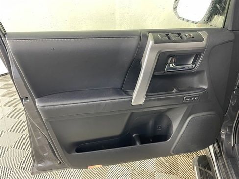 Used 2023 Toyota 4Runner Limited image 9