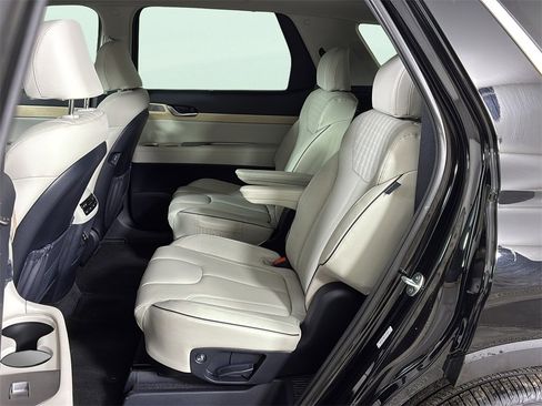 Used 2024 Hyundai Palisade Limited image 26