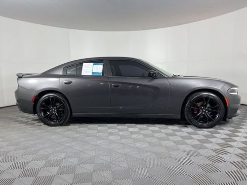 Used 2018 Dodge Charger SXT w/ Blacktop Package image 11