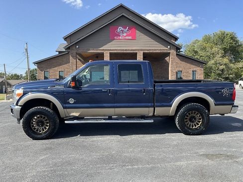 Used 2013 Ford F250 Lariat w/ Lariat Interior Pkg AWD/4WD image 2