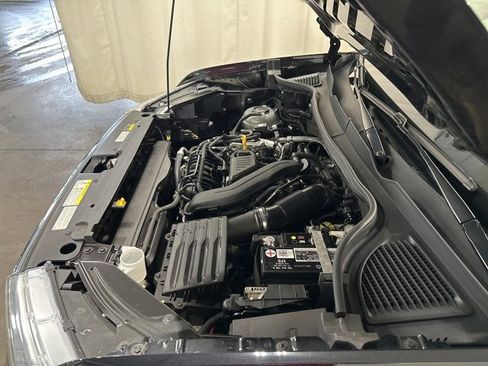 Used 2022 Volkswagen Taos SE image 40