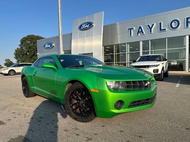 Used 2011 Chevrolet Camaro LS RWD image 4